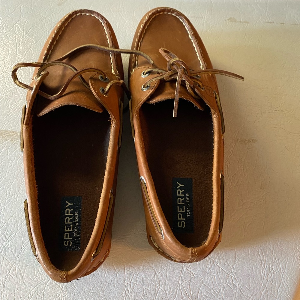 Size 9 1/2 Sperry leather shoes